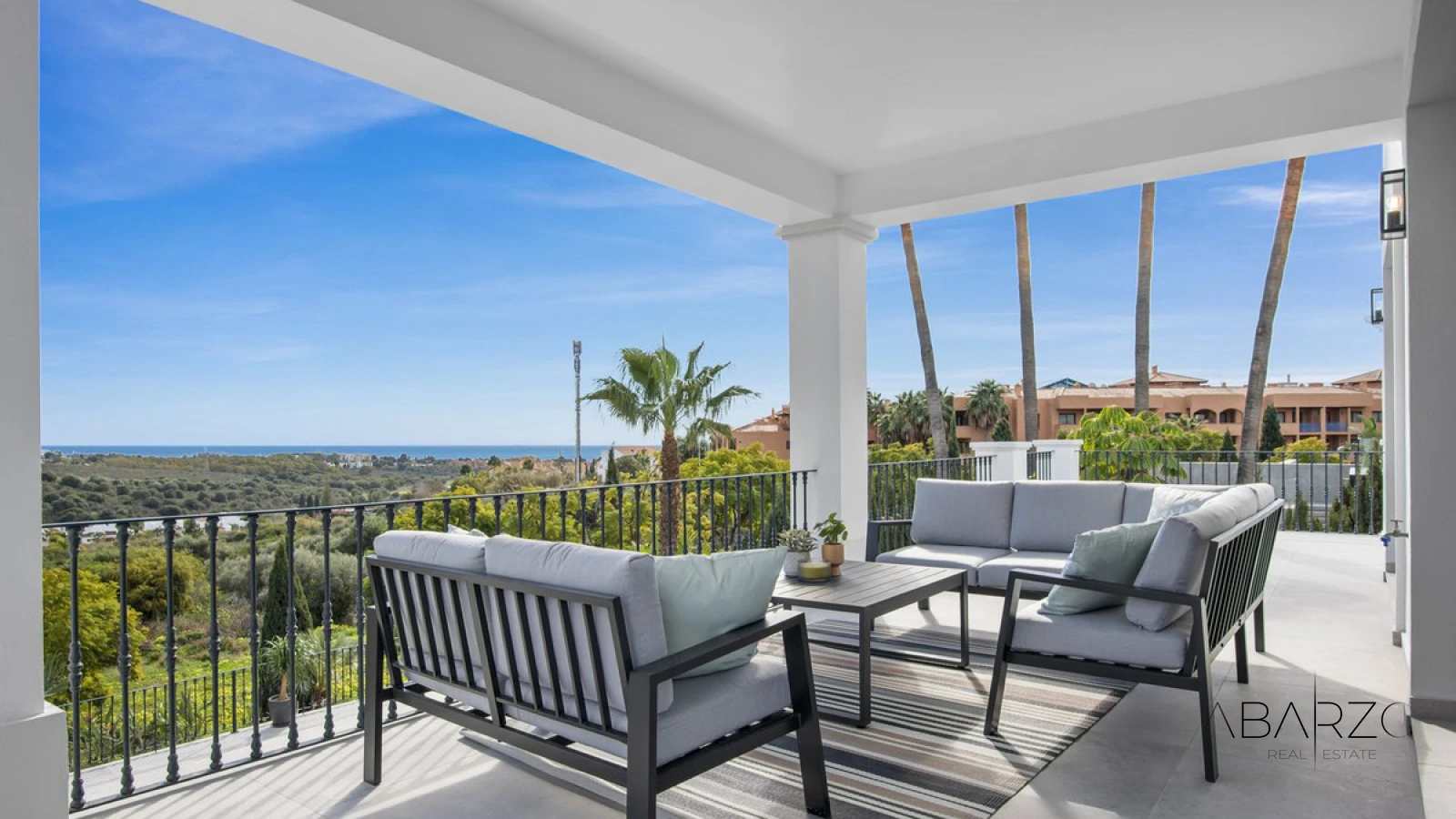 Fully Renovated Villa with Panoramic Sea Views in Los Flamingos Golf Resort — interior, Los Flamingos, Benahavís (15 of 49)