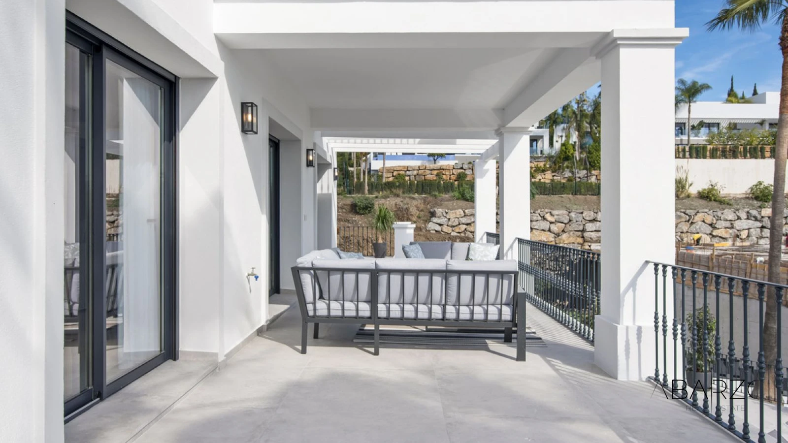 Fully Renovated Villa with Panoramic Sea Views in Los Flamingos Golf Resort — interior, Los Flamingos, Benahavís (17 of 49)