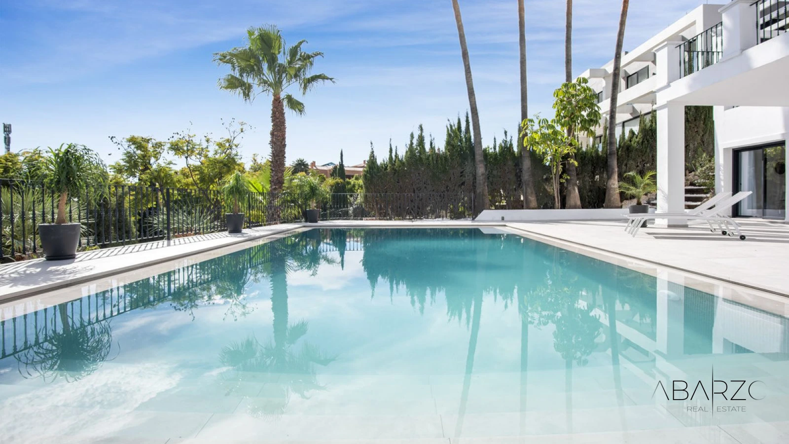 Fully Renovated Villa with Panoramic Sea Views in Los Flamingos Golf Resort — interior, Los Flamingos, Benahavís (8 of 49)