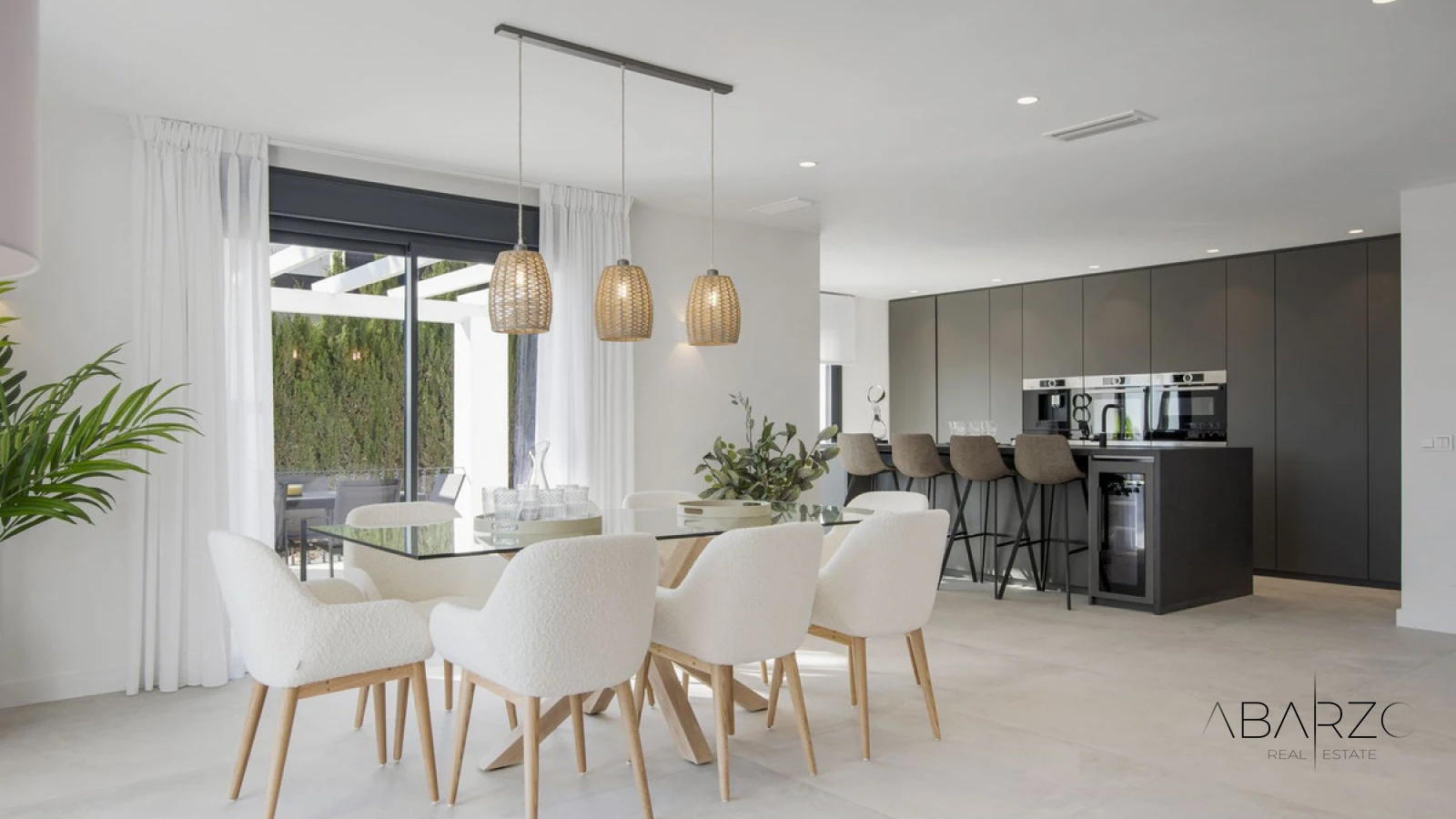 Fully Renovated Villa with Panoramic Sea Views in Los Flamingos Golf Resort — interior, Los Flamingos, Benahavís (26 of 49)