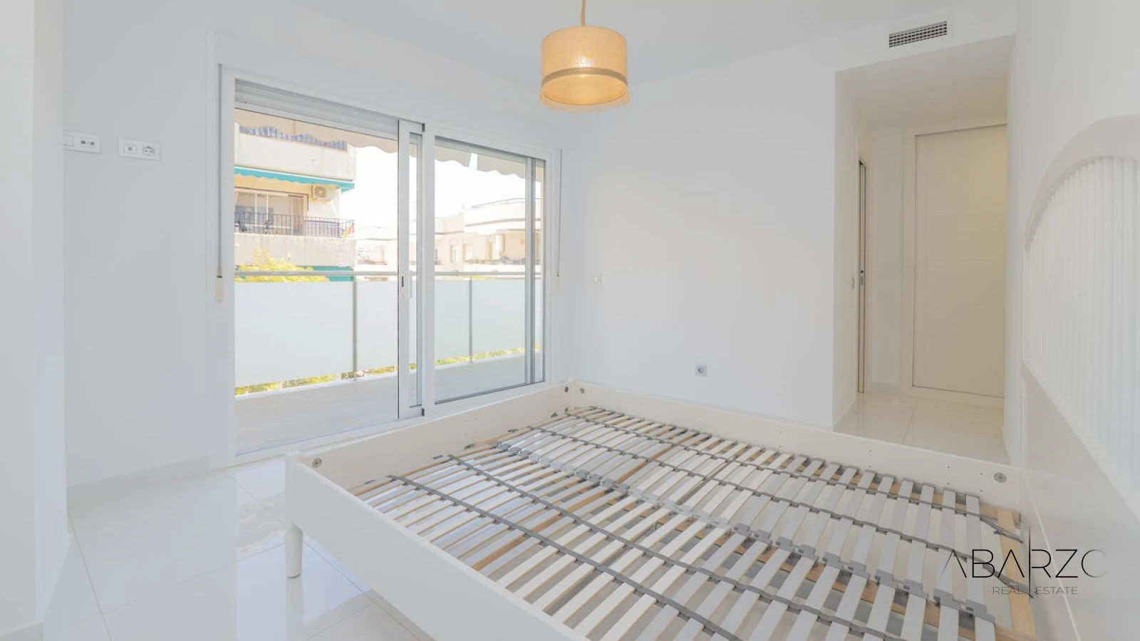 Charming three-bedroom apartment with sea views in Marbella center — interior, Marbella Centro, Marbella (10 of 31)