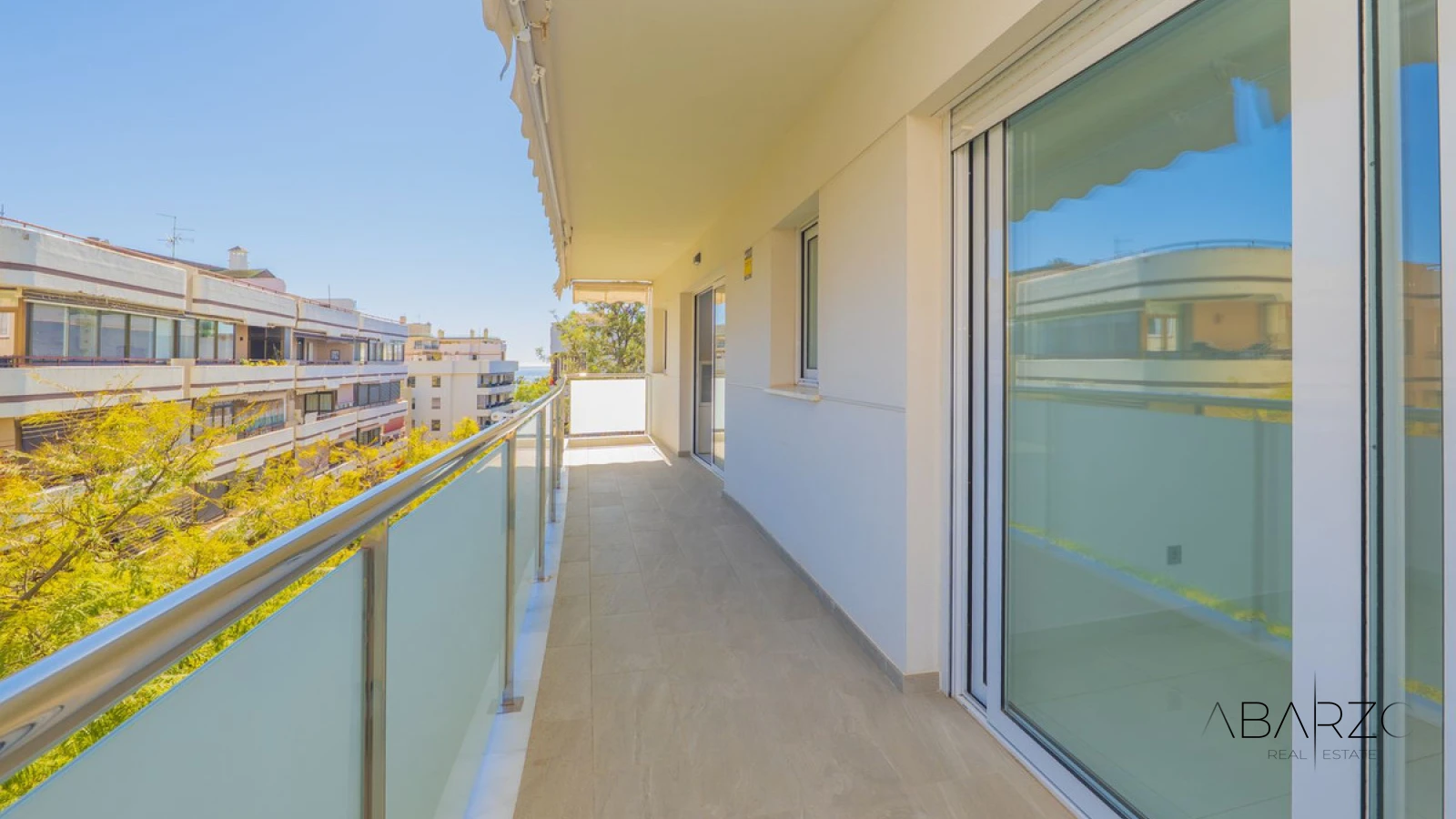 Charming three-bedroom apartment with sea views in Marbella center — interior, Marbella Centro, Marbella (3 of 31)