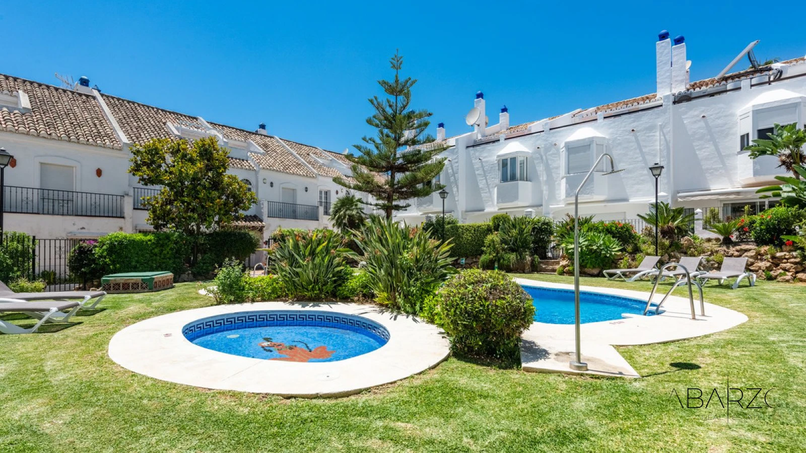 Casa adosada con piscina y vistas a la montaña en La Milla de Oro, Marbella — interior, Golden Mile, Marbella (28 of 37)
