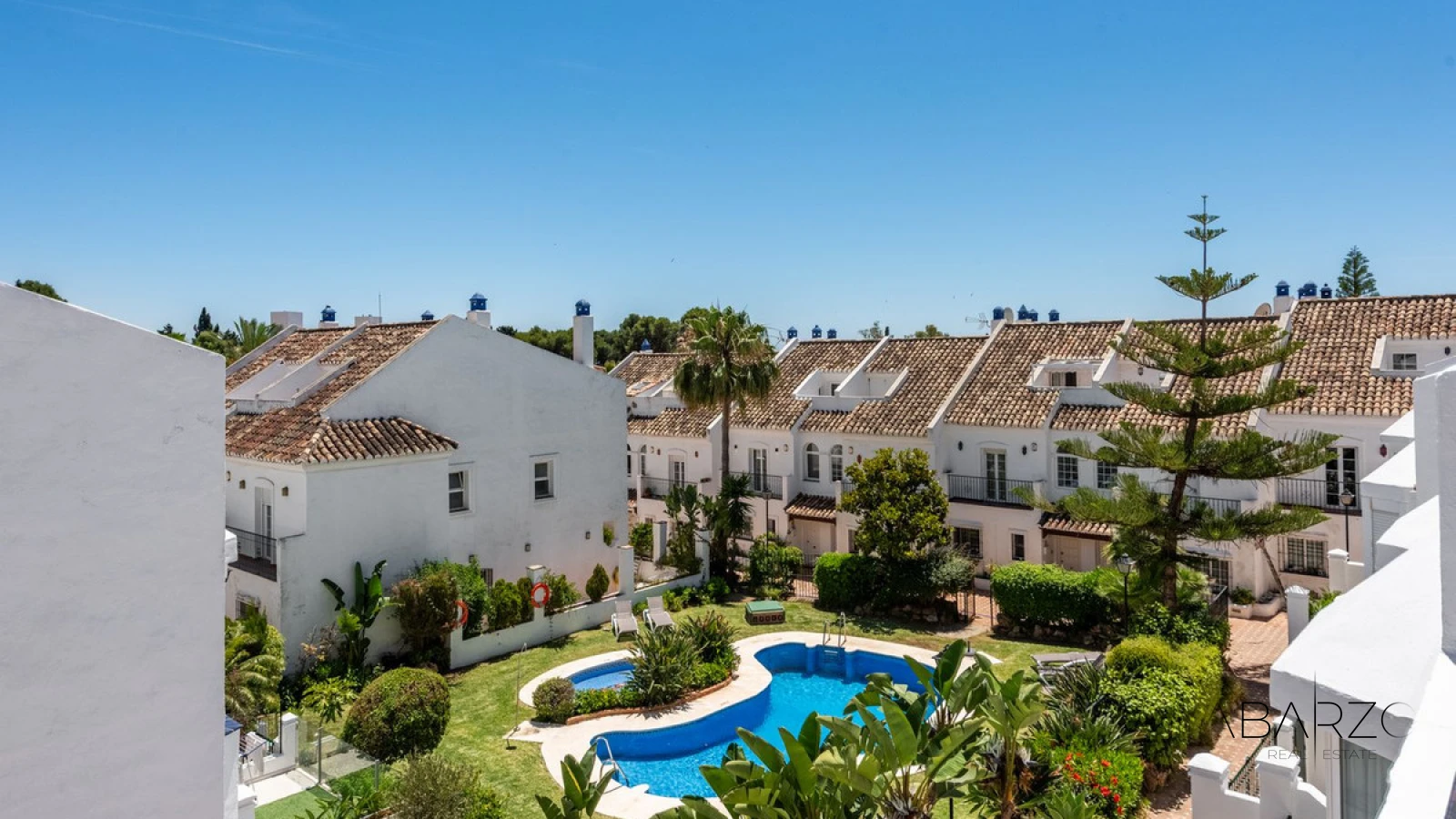 Casa adosada con piscina y vistas a la montaña en La Milla de Oro, Marbella — interior, Golden Mile, Marbella (29 of 37)