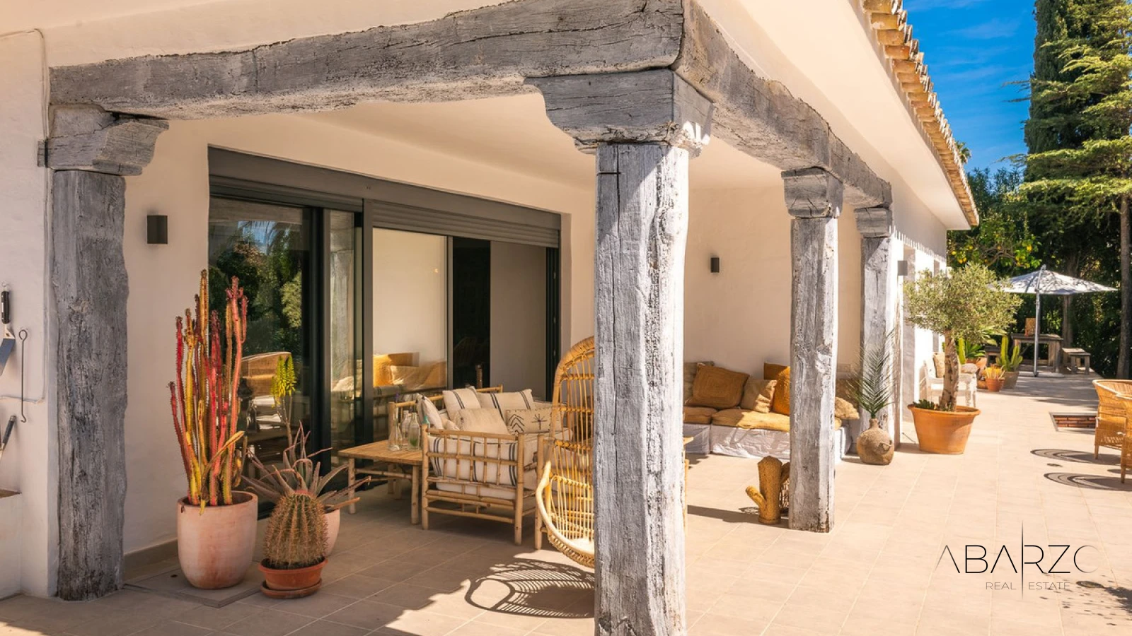 Villa con jardines privados maduros en Las Chapas, Marbella — interior, Marbella East, Marbella (16 of 43)