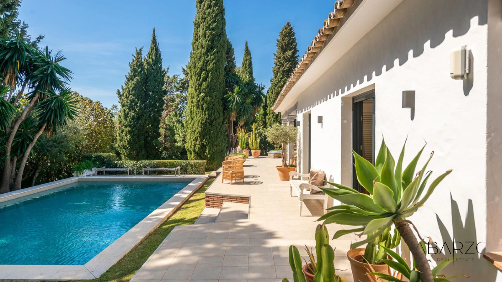 Villa con jardines privados maduros en Las Chapas, Marbella — interior, Marbella East, Marbella (15 of 43)