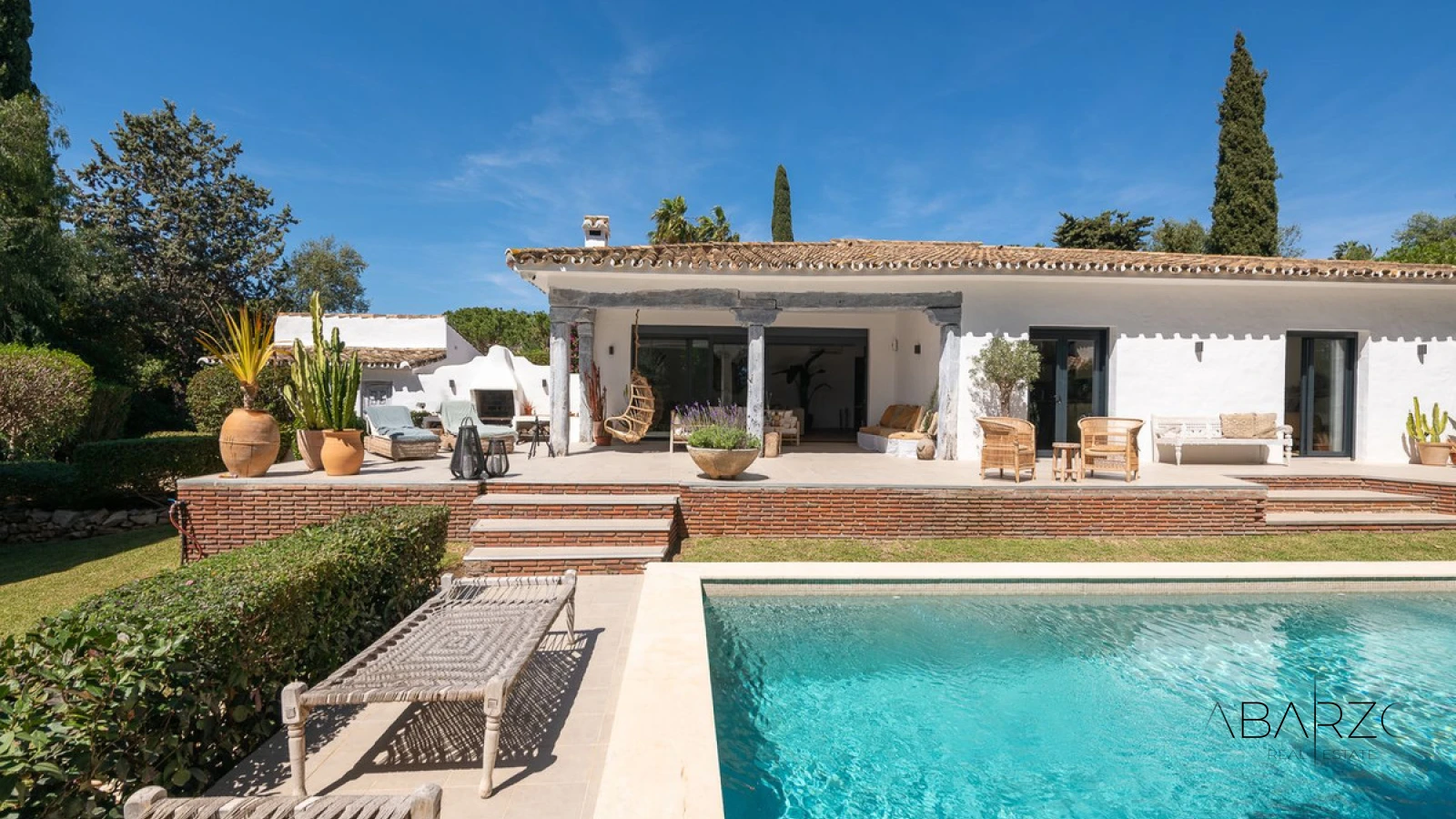 Villa con jardines privados maduros en Las Chapas, Marbella — interior, Marbella East, Marbella (27 of 43)