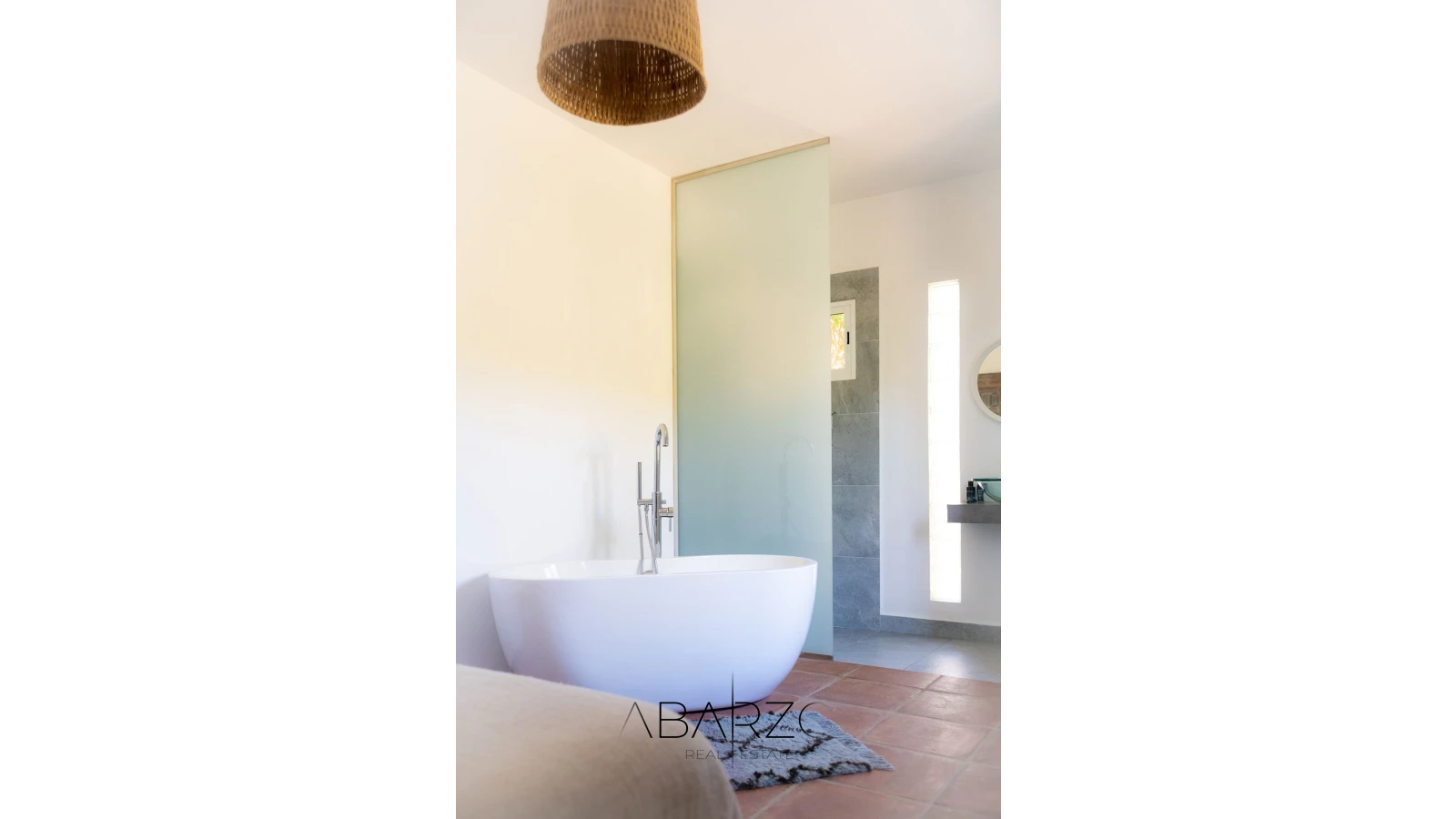 Villa con jardines privados maduros en Las Chapas, Marbella — interior, Marbella East, Marbella (24 of 43)