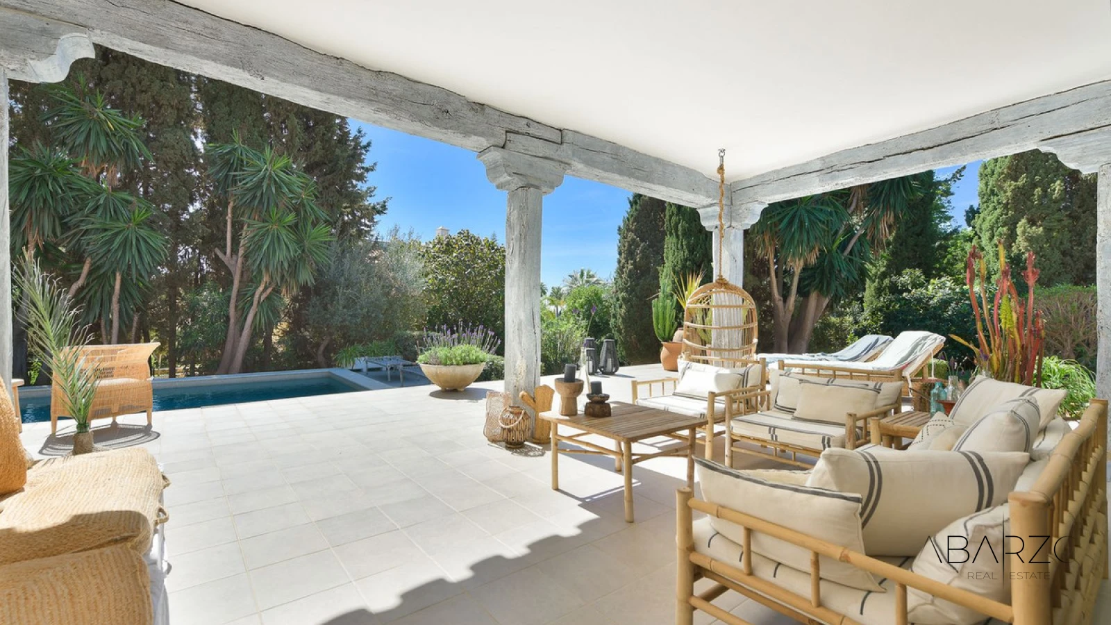 Villa con jardines privados maduros en Las Chapas, Marbella — interior, Marbella East, Marbella (32 of 43)