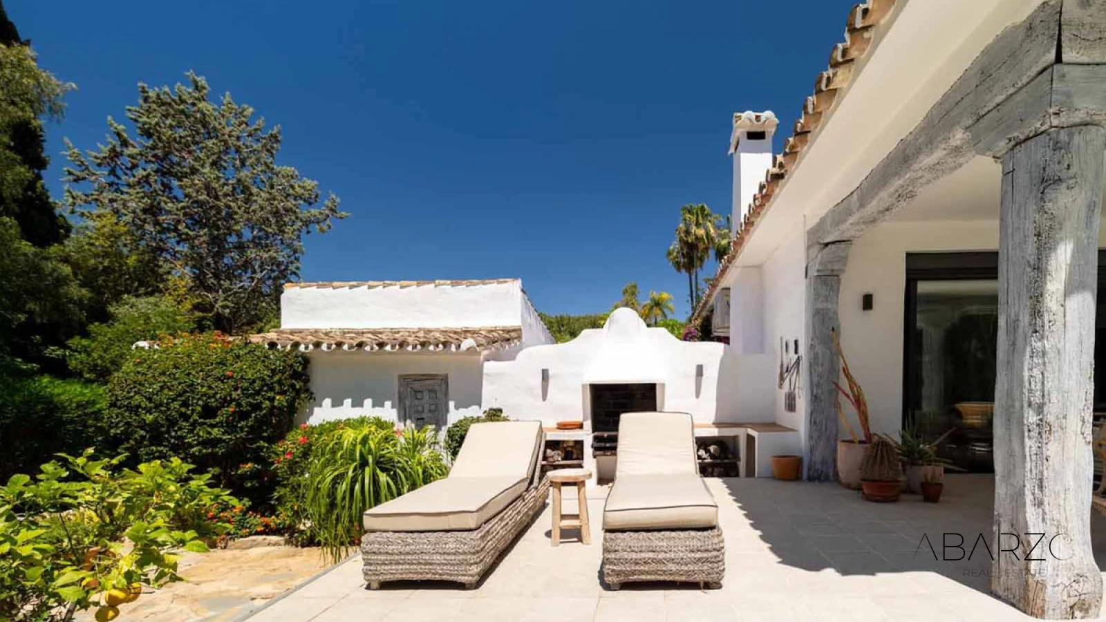 Villa con jardines privados maduros en Las Chapas, Marbella — interior, Marbella East, Marbella (14 of 43)