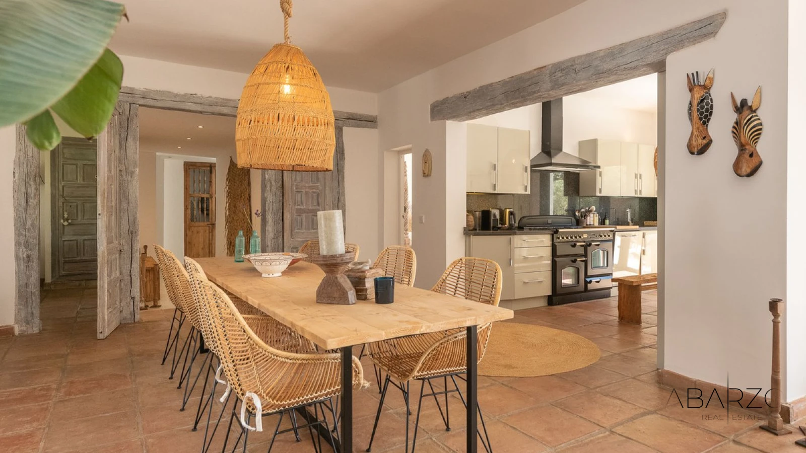 Villa con jardines privados maduros en Las Chapas, Marbella — interior, Marbella East, Marbella (10 of 43)