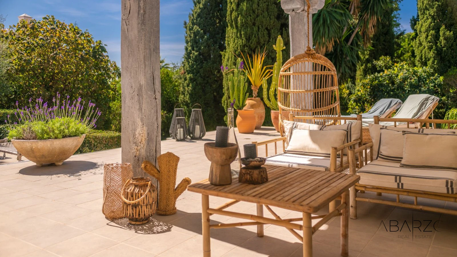 Villa con jardines privados maduros en Las Chapas, Marbella — interior, Marbella East, Marbella (23 of 43)