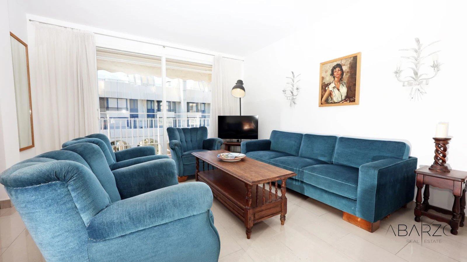 Charming 3-Bedroom Apartment in Marbella Center with Terrace and Near Beach — interior, Marbella Centro, Marbella (3 of 19)