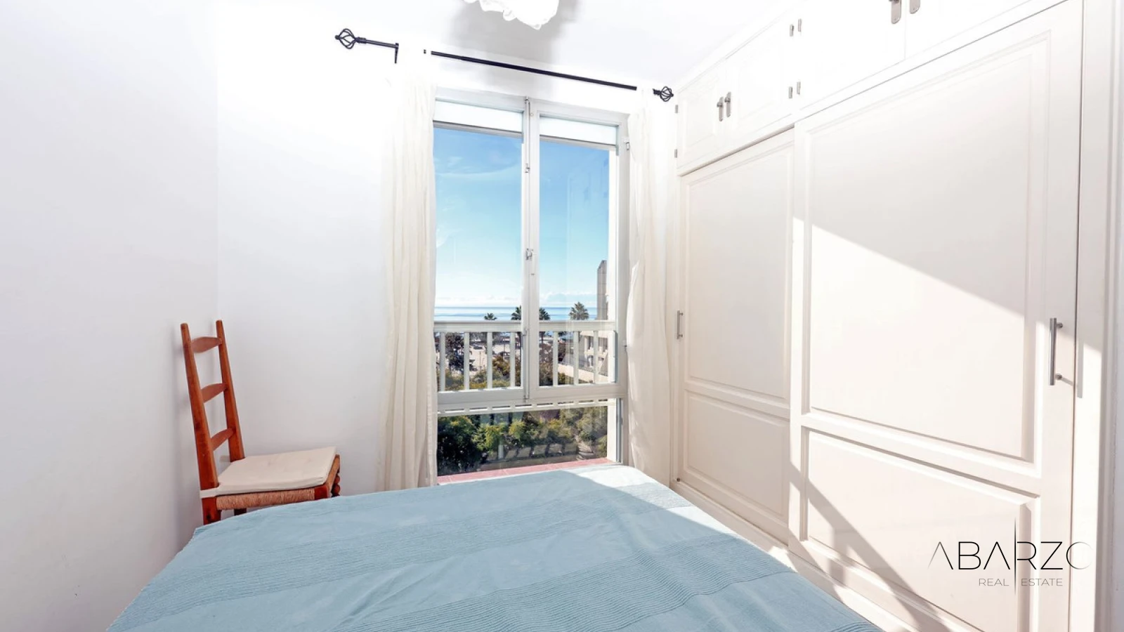 Charming 3-Bedroom Apartment in Marbella Center with Terrace and Near Beach — interior, Marbella Centro, Marbella (9 of 19)