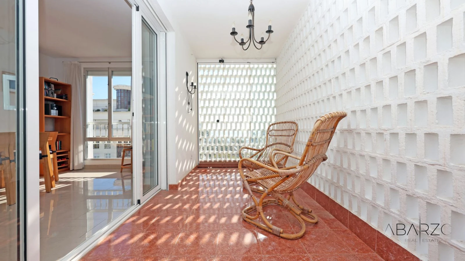Charming 3-Bedroom Apartment in Marbella Center with Terrace and Near Beach — interior, Marbella Centro, Marbella (7 of 19)