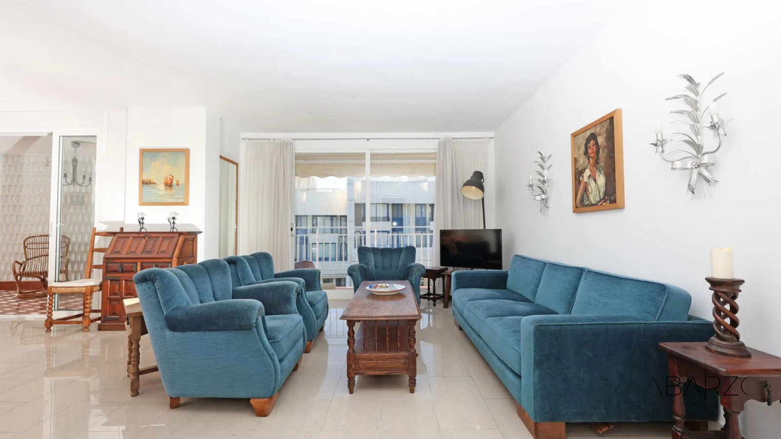 Charming 3-Bedroom Apartment in Marbella Center with Terrace and Near Beach — interior, Marbella Centro, Marbella (4 of 19)