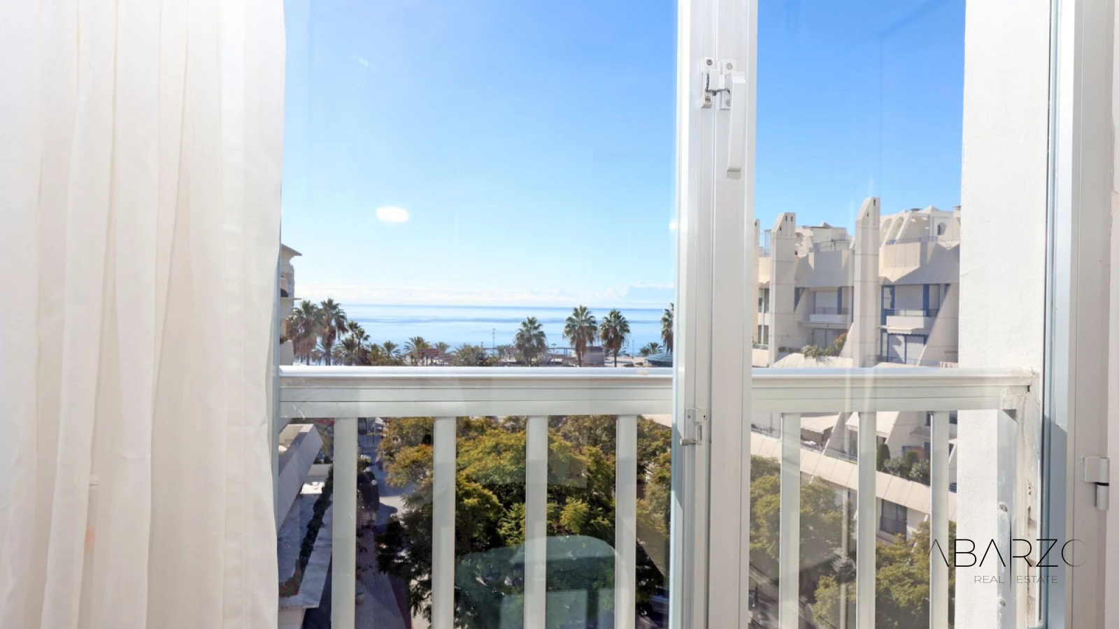 Charming 3-Bedroom Apartment in Marbella Center with Terrace and Near Beach — interior, Marbella Centro, Marbella (12 of 19)