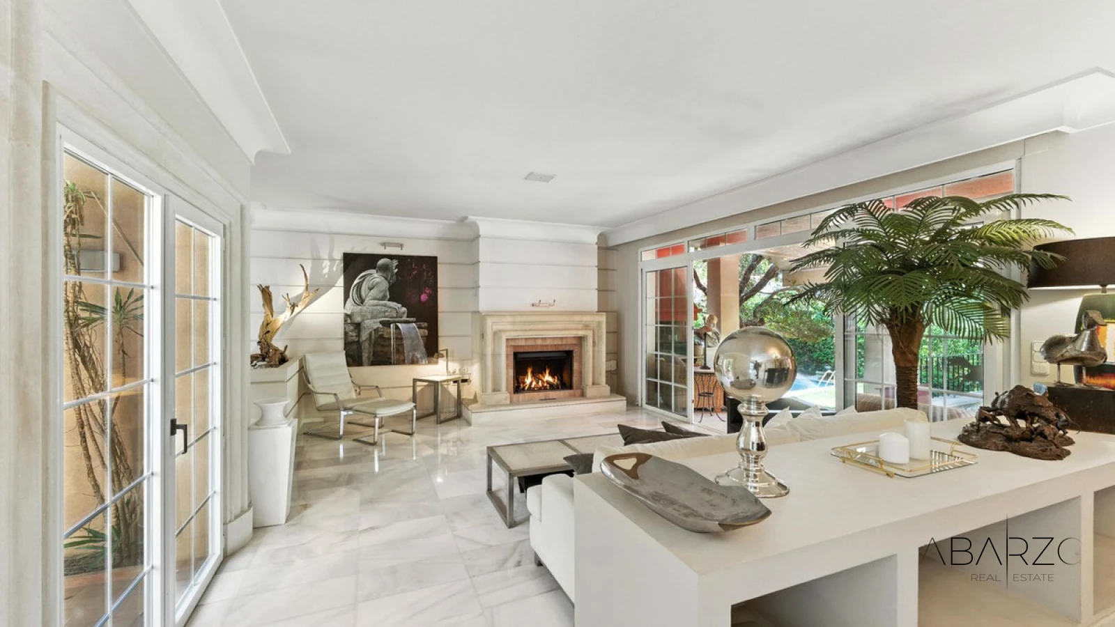 Villa andaluza con piscina y vistas panorámicas en Marbella — luxury property for sale in Marbella Centro, Marbella
