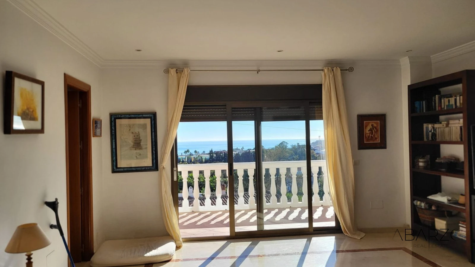 Exquisita Villa Andaluza Cerca del Centro de Marbella con Vistas al Mar y Terraza en la Azotea — interior, Marbella Centro, Marbella (13 of 18)