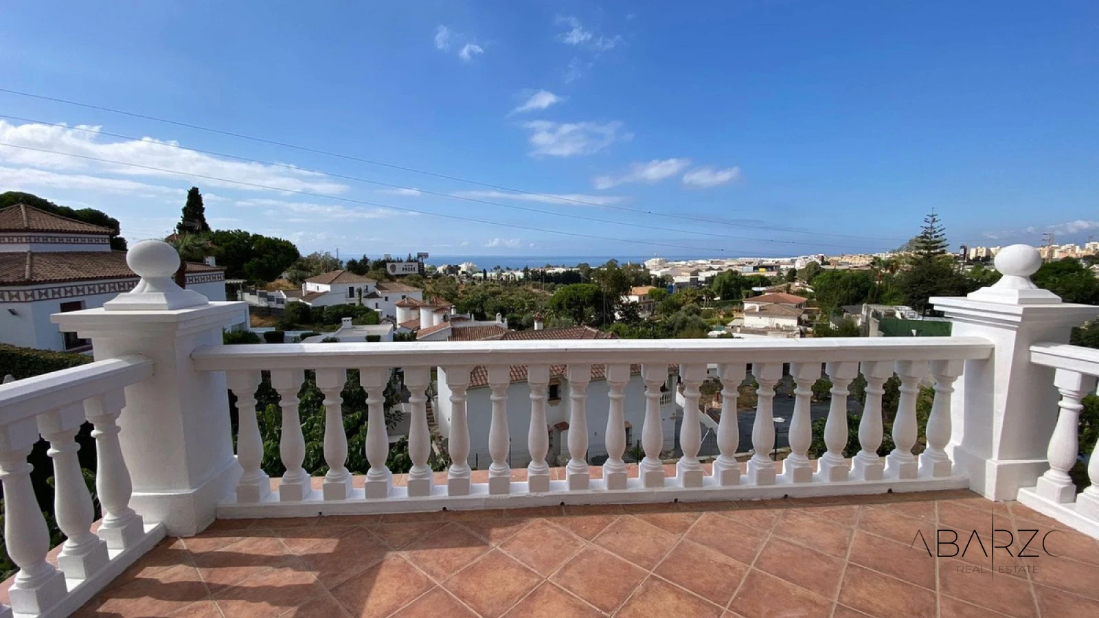 Exquisita Villa Andaluza Cerca del Centro de Marbella con Vistas al Mar y Terraza en la Azotea — interior, Marbella Centro, Marbella (5 of 18)