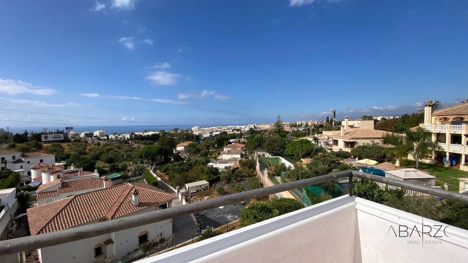 Exquisita Villa Andaluza Cerca del Centro de Marbella con Vistas al Mar y Terraza en la Azotea — interior, Marbella Centro, Marbella (18 of 18)