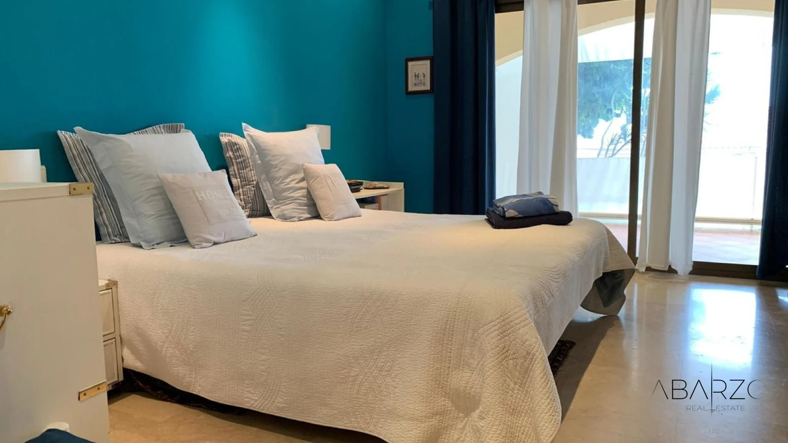 Exquisita Villa Andaluza Cerca del Centro de Marbella con Vistas al Mar y Terraza en la Azotea — interior, Marbella Centro, Marbella (12 of 18)