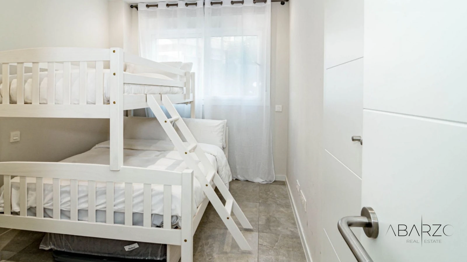 Apartamento con terrazas y estacionamiento en Marbella cerca del Paseo Marítimo — interior, Marbella Centro, Marbella (8 of 18)
