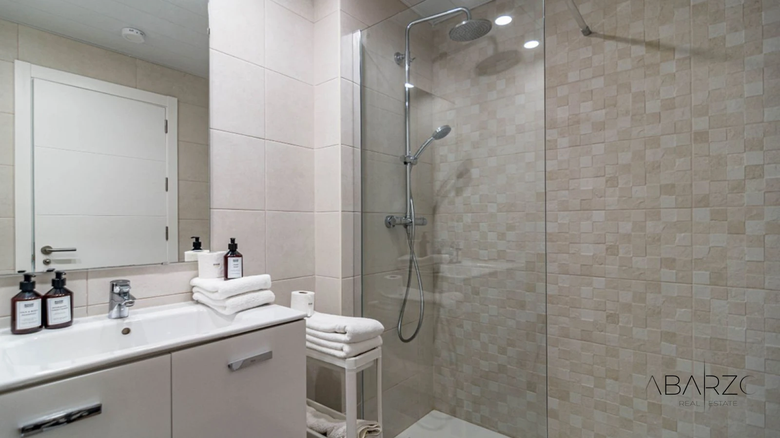 Apartamento con terrazas y estacionamiento en Marbella cerca del Paseo Marítimo — interior, Marbella Centro, Marbella (13 of 18)