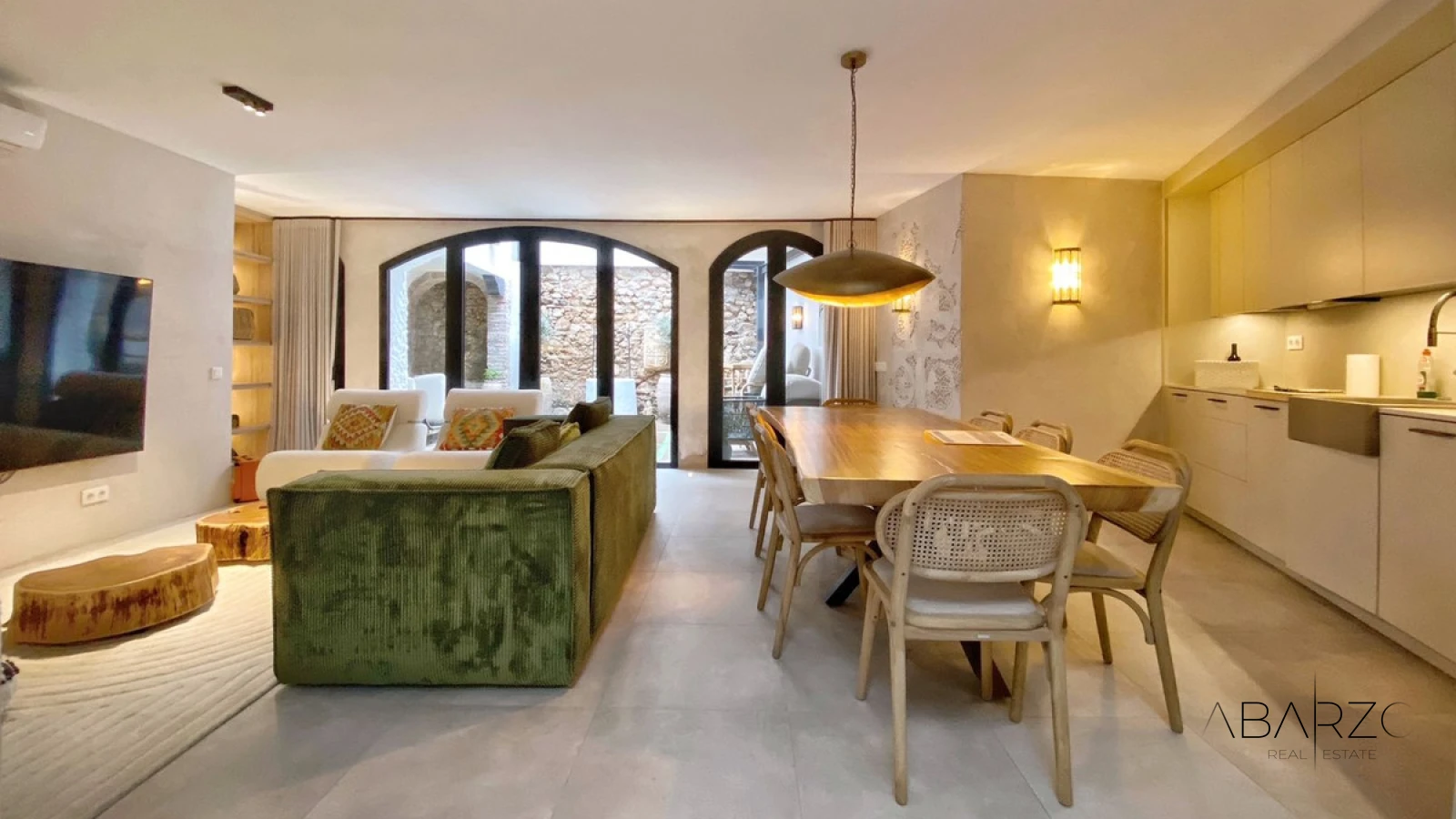 Casa con baño turco y terraza en la azotea en el Casco Antiguo de Marbella — luxury property for sale in Marbella Centro, Marbella