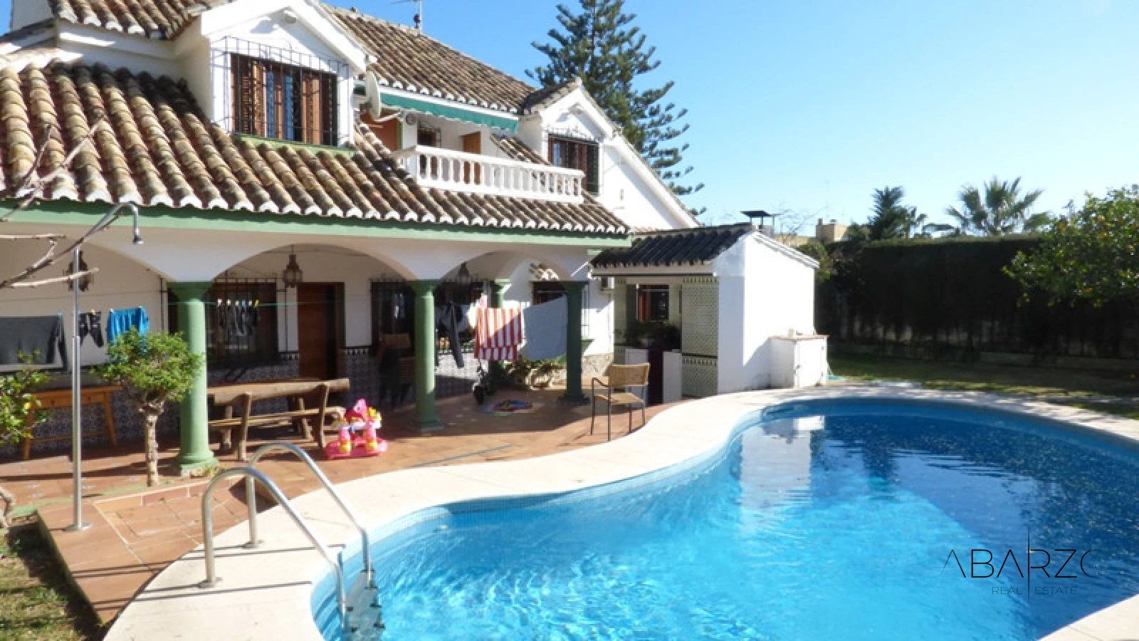 Amplia villa independiente en zona exclusiva de Marbella con gran jardín y piscina — interior, Marbella Centro, Marbella (2 of 21)