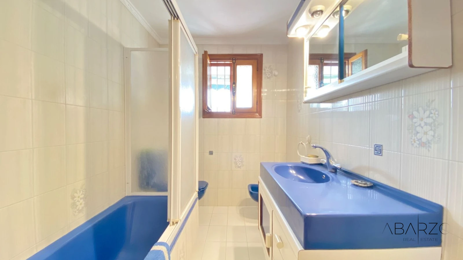 Amplia villa independiente en zona exclusiva de Marbella con gran jardín y piscina — interior, Marbella Centro, Marbella (18 of 21)