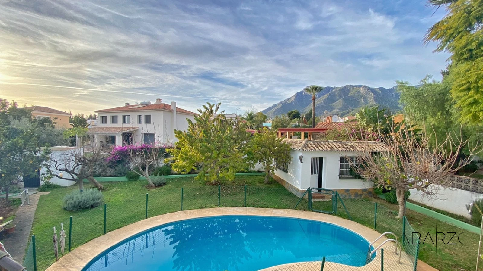 Amplia villa independiente en zona exclusiva de Marbella con gran jardín y piscina — interior, Marbella Centro, Marbella (7 of 21)