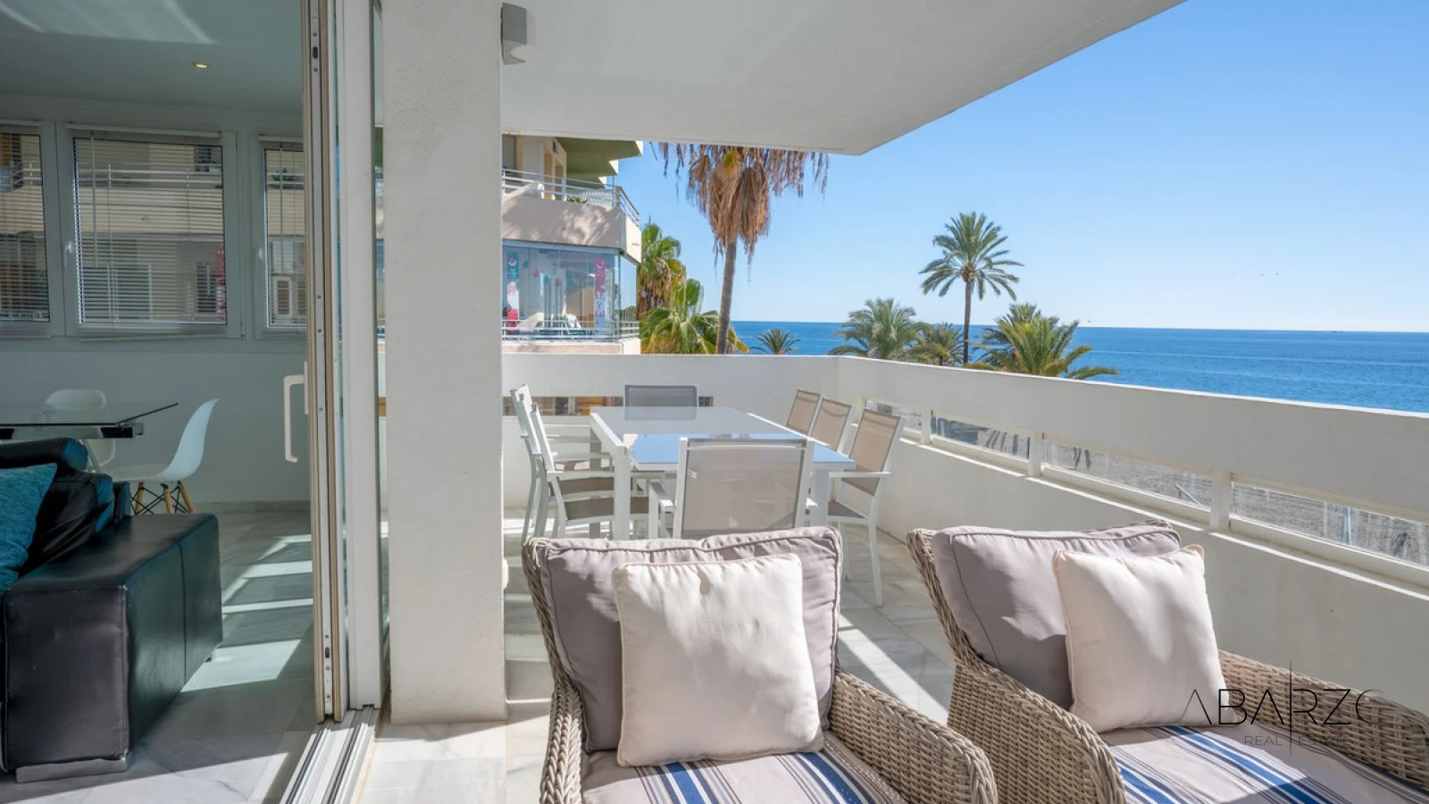 Beachfront Apartment in Marbella with Sea Views and Spacious Terrace — interior, Marbella Centro, Marbella (16 of 39)