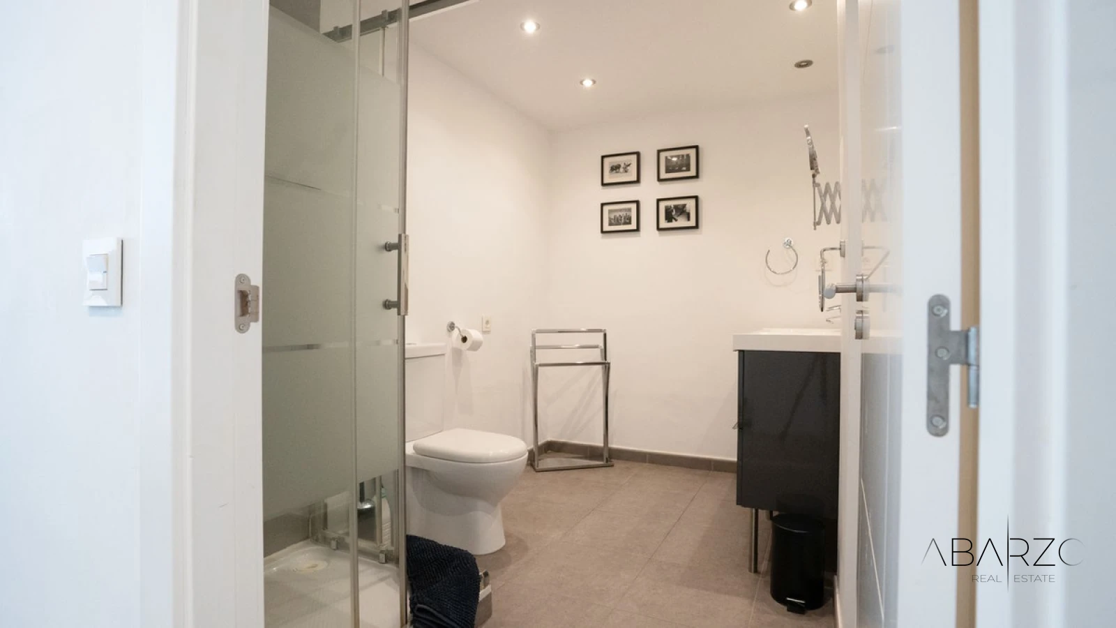 Beachfront Apartment in Marbella with Sea Views and Spacious Terrace — interior, Marbella Centro, Marbella (36 of 39)