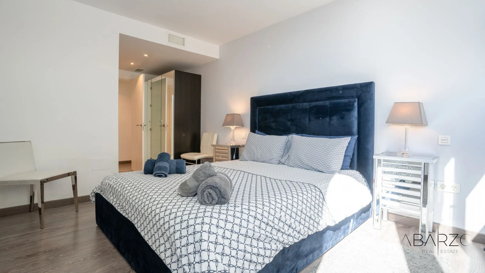 Beachfront Apartment in Marbella with Sea Views and Spacious Terrace — interior, Marbella Centro, Marbella (30 of 39)