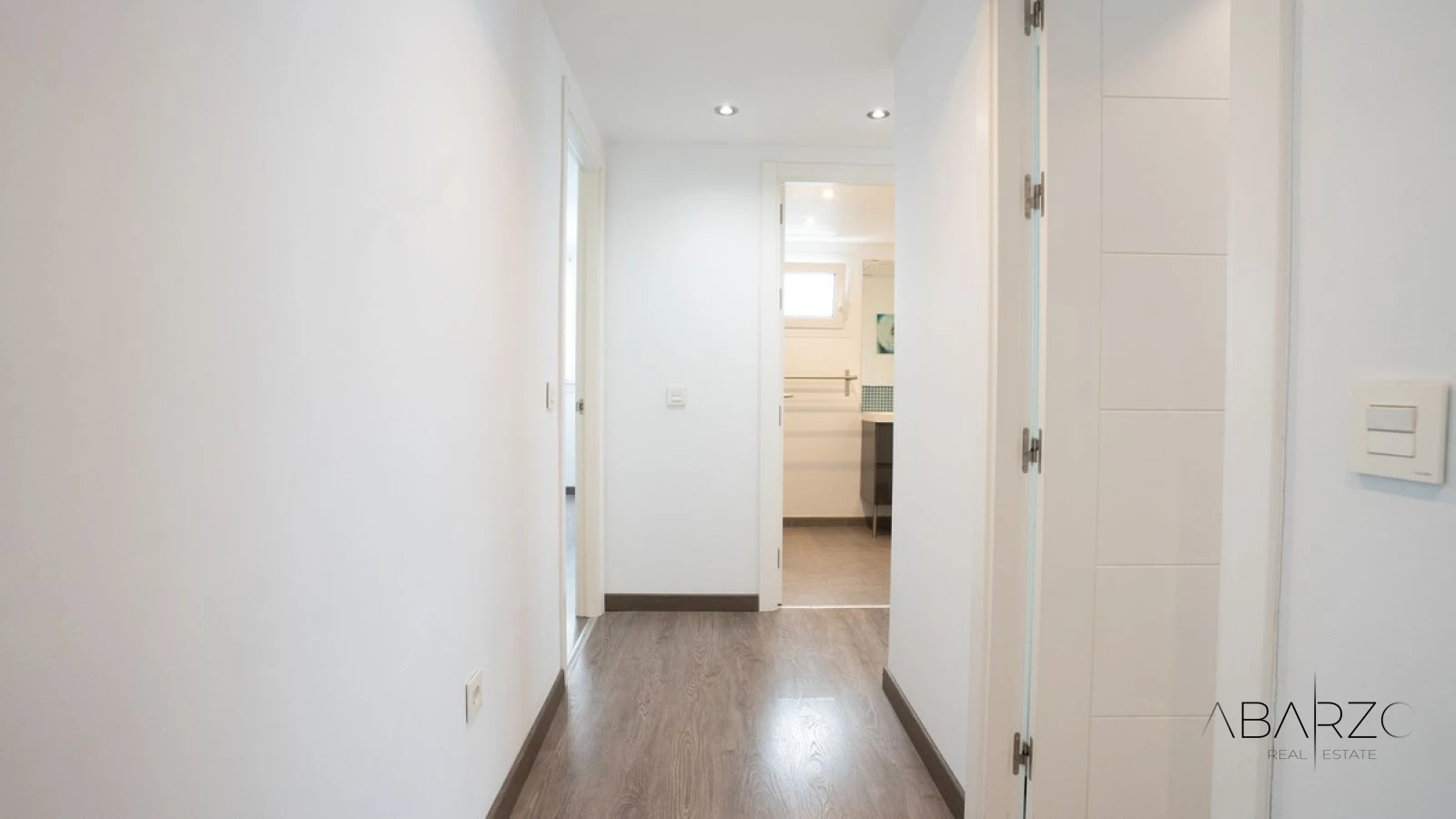 Beachfront Apartment in Marbella with Sea Views and Spacious Terrace — interior, Marbella Centro, Marbella (26 of 39)