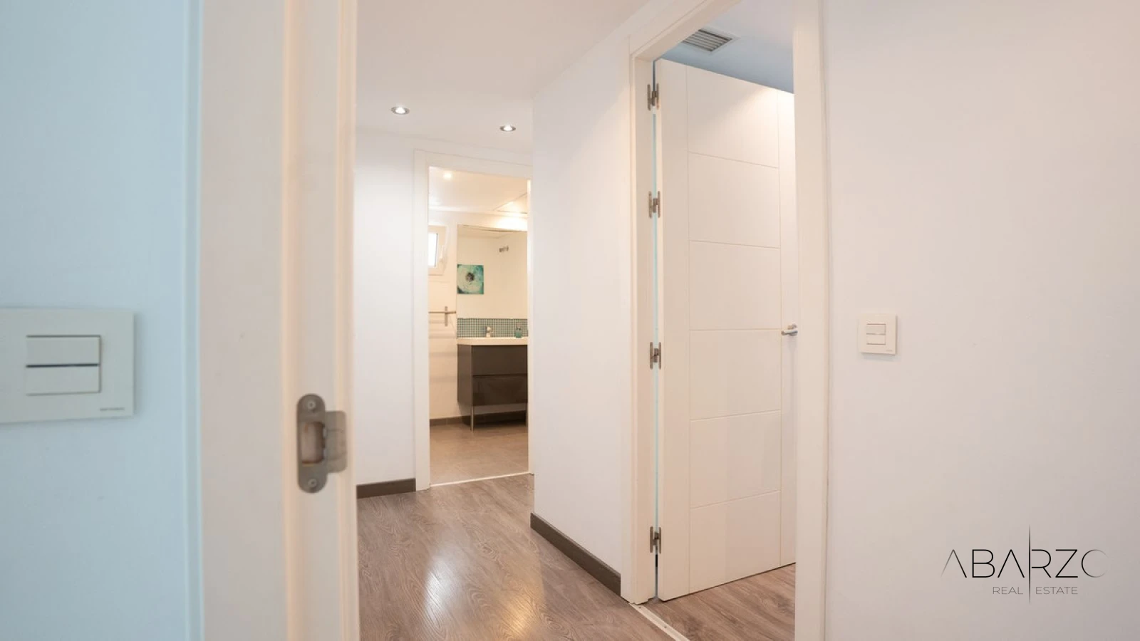 Beachfront Apartment in Marbella with Sea Views and Spacious Terrace — interior, Marbella Centro, Marbella (27 of 39)