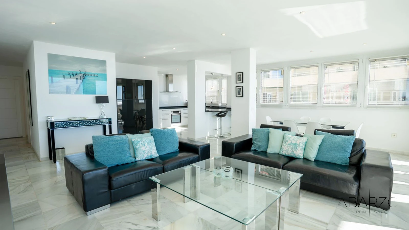 Beachfront Apartment in Marbella with Sea Views and Spacious Terrace — interior, Marbella Centro, Marbella (7 of 39)
