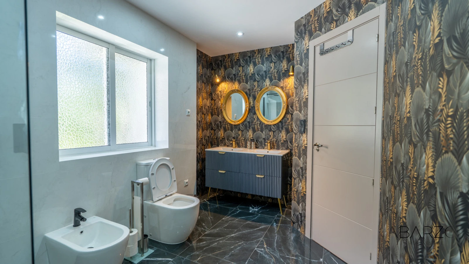 Fully Renovated Villa in Marbesa, Marbella East with Sea Views and Private Pool — interior, Marbella East, Marbella (28 of 48)