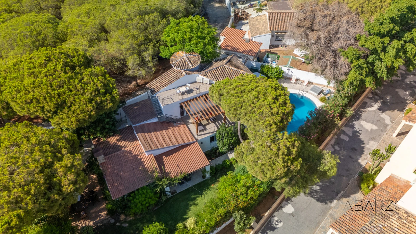 Fully Renovated Villa in Marbesa, Marbella East with Sea Views and Private Pool — interior, Marbella East, Marbella (45 of 48)