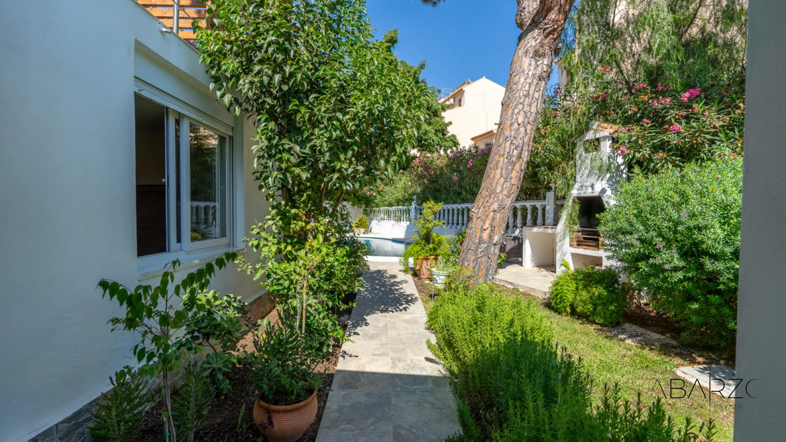 Fully Renovated Villa in Marbesa, Marbella East with Sea Views and Private Pool — interior, Marbella East, Marbella (40 of 48)