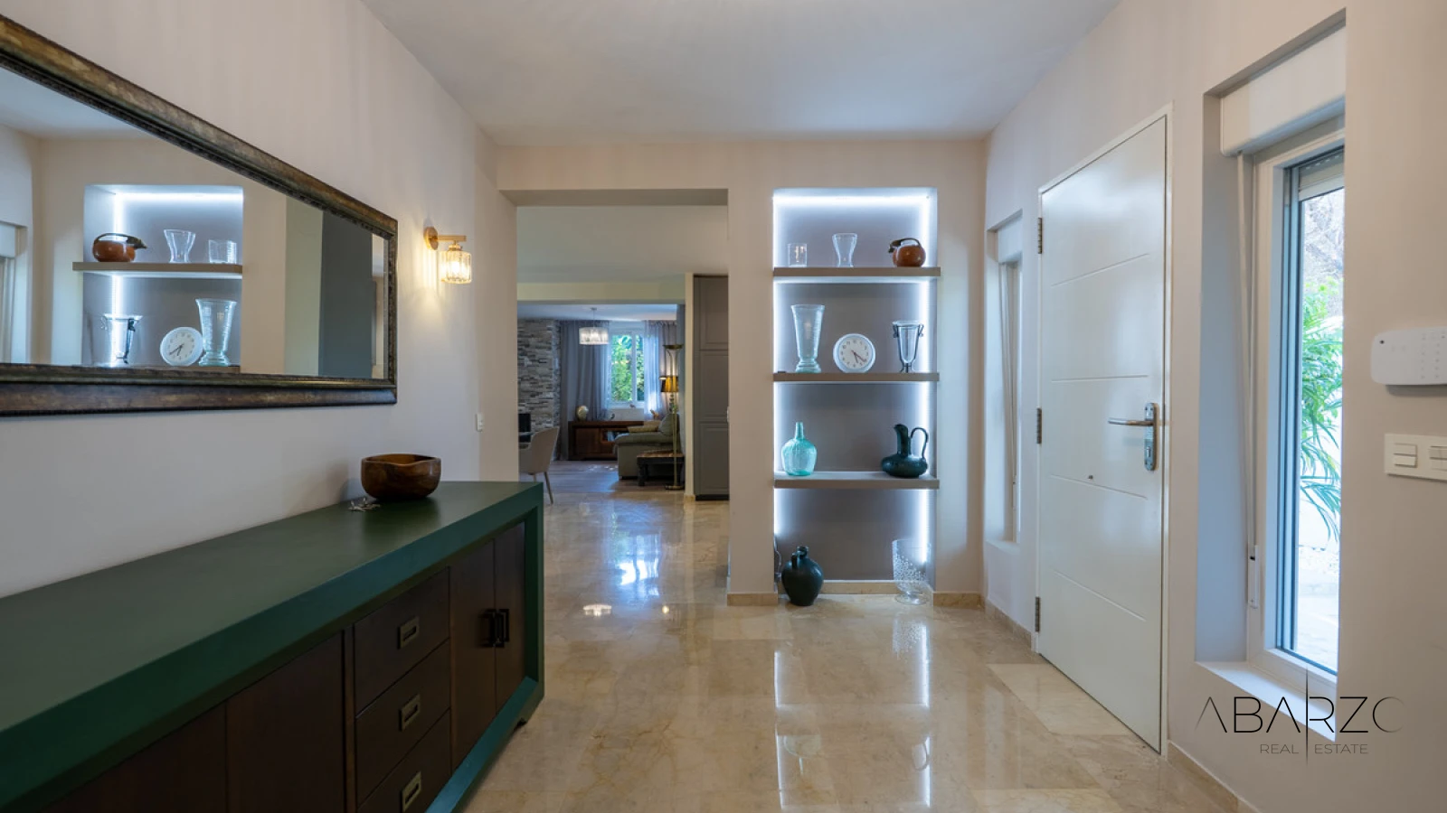Fully Renovated Villa in Marbesa, Marbella East with Sea Views and Private Pool — interior, Marbella East, Marbella (7 of 48)