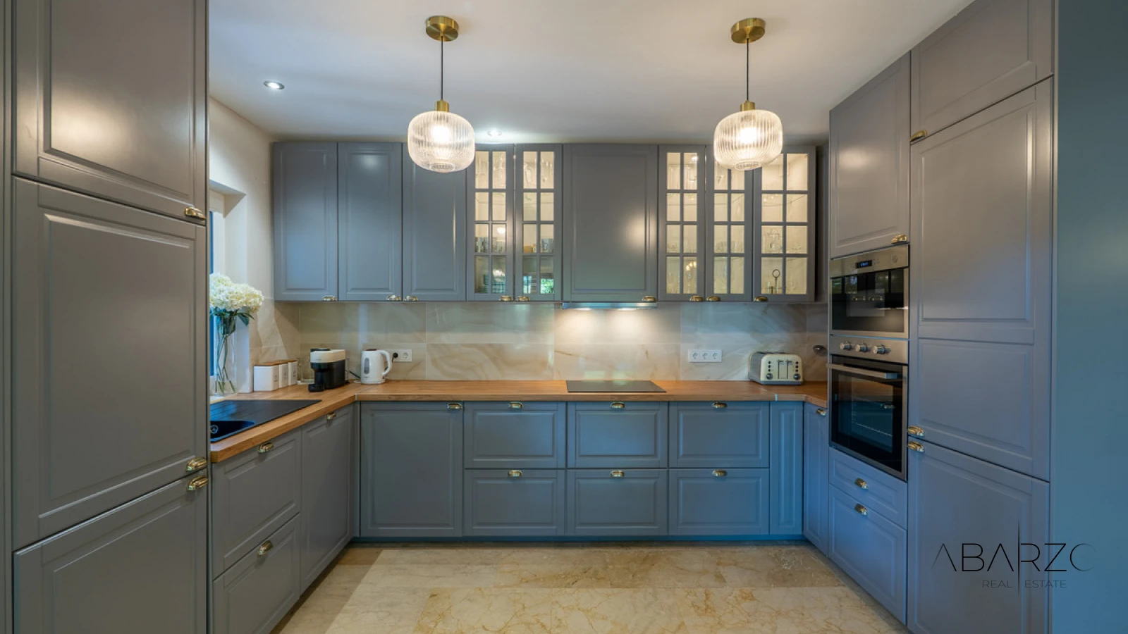Fully Renovated Villa in Marbesa, Marbella East with Sea Views and Private Pool — interior, Marbella East, Marbella (15 of 48)