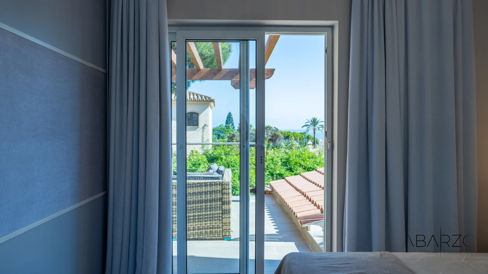 Fully Renovated Villa in Marbesa, Marbella East with Sea Views and Private Pool — interior, Marbella East, Marbella (34 of 48)