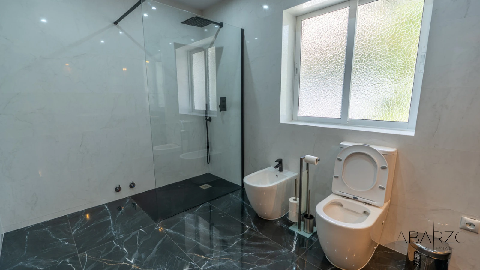 Fully Renovated Villa in Marbesa, Marbella East with Sea Views and Private Pool — interior, Marbella East, Marbella (30 of 48)