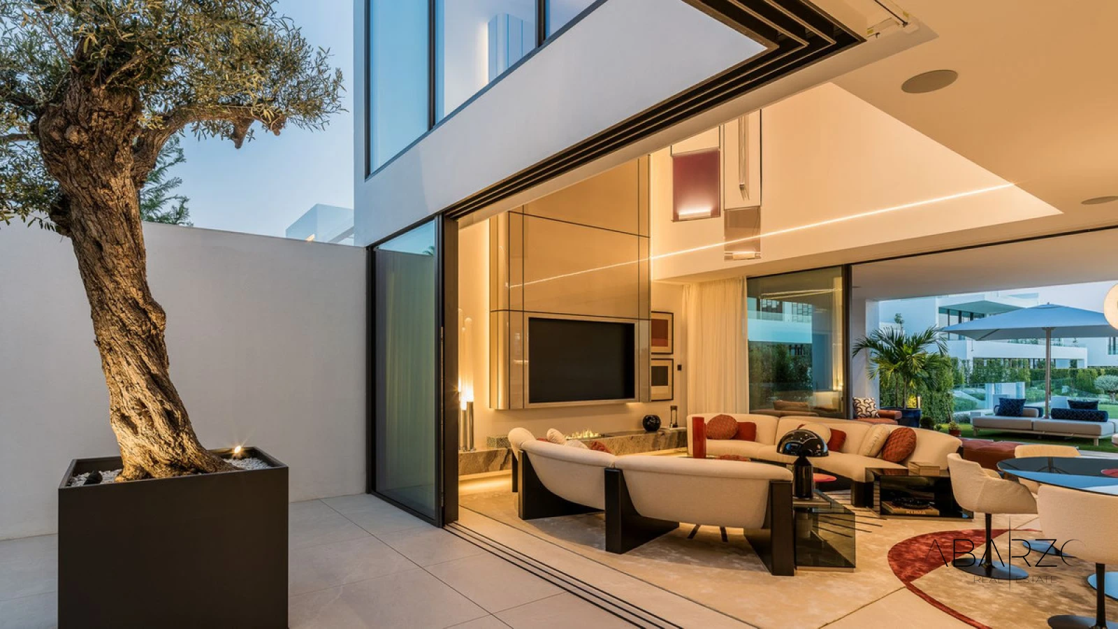 Villa de lujo con ascensor privado y vistas al mar en Marbella — interior, Marbella Centro, Marbella (3 of 49)