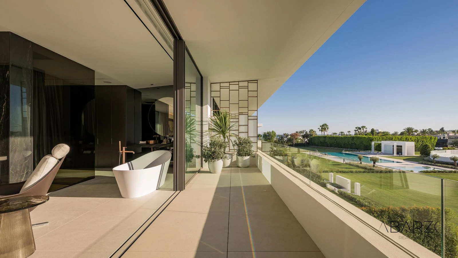 Villa de lujo con ascensor privado y vistas al mar desde la azotea en Marbella — interior, The Golden Mile, Marbella (16 of 43)