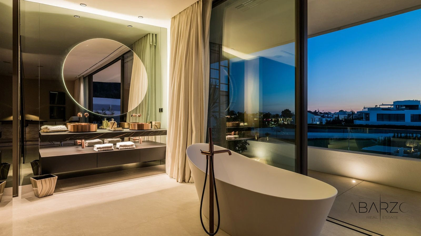Villa de lujo con ascensor privado y vistas al mar desde la azotea en Marbella — interior, The Golden Mile, Marbella (39 of 43)