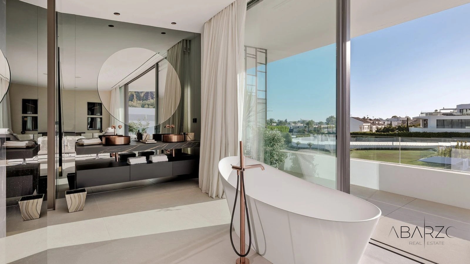 Villa de lujo con ascensor privado y vistas al mar desde la azotea en Marbella — interior, The Golden Mile, Marbella (15 of 43)