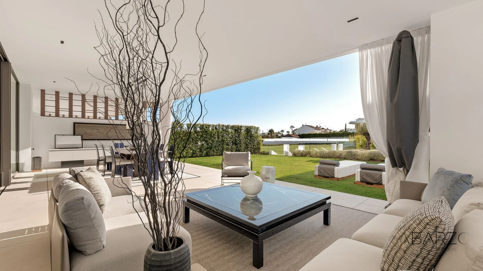 Villa de lujo con ascensor privado y vistas al mar desde la azotea en Marbella — interior, The Golden Mile, Marbella (12 of 43)
